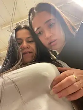 Snapshot of Reggie-Liam chatting on 18, 12, 2024 Reggie-Liam online show from 18, 12, 2024