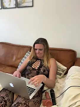 Suesse Schnitte online show from 12, 3, 2025