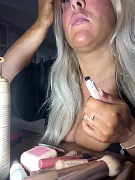 Bustyblondebabe32 online show from 23, 5, 2026