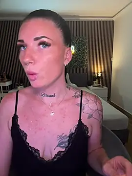 Snapshot of LizaRoxx chatting on 17, 7, 2026 LizaRoxx online show from 17, 7, 2026