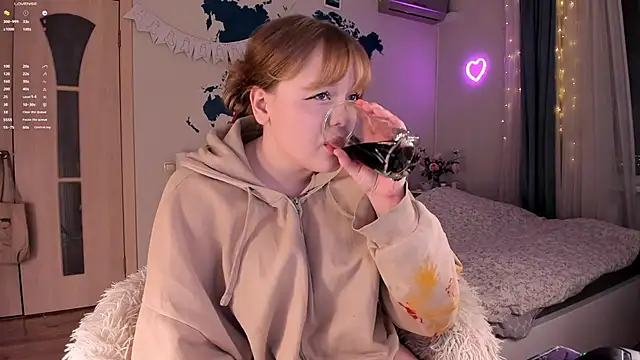 LisaLaas online show from 11, 12, 2024