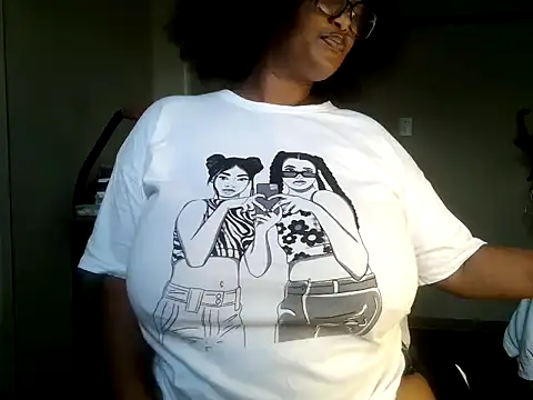 Snapshot of Charlie-Crawford chatting on 6, 10, 2025 Charlie-Crawford online show from 6, 10, 2025