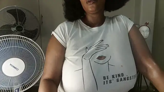 Snapshot of Charlie-Crawford chatting on 1, 3, 2026 Charlie-Crawford online show from 1, 3, 2026