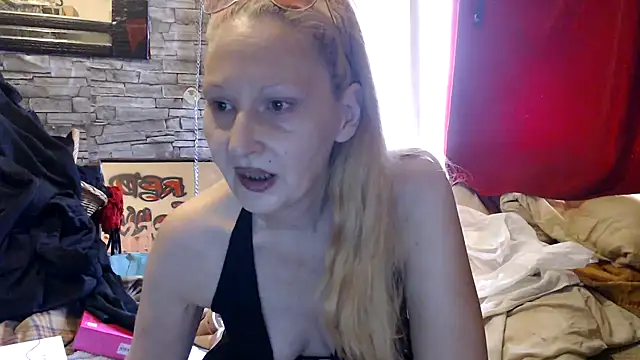 dominatrixredsonyja online show from 7, 8, 2026