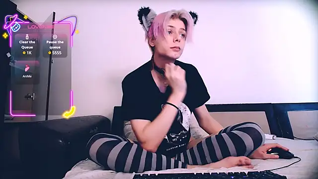 Littlepinkcat online show from 28, 5, 2026
