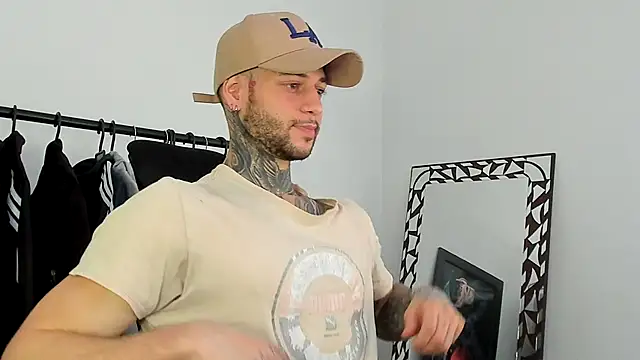  jamesleandros1 online show from 13, 12, 2025