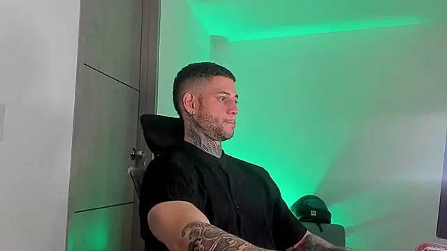  jamesleandros1 online show from 1, 6, 2026