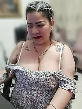 Snapshot of Dalessa_Bigtits chatting on 26, 6, 2026 Dalessa Bigtits online show from 26, 6, 2026