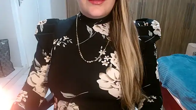 Snapshot of Aliceescobar chatting on 26, 5, 2026 Aliceescobar online show from 26, 5, 2026
