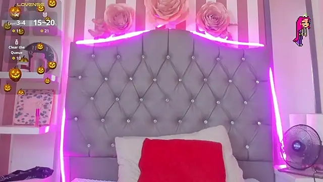 Snapshot of Star-Fire chatting on 30, 10, 2025 Star-Fire online show from 30, 10, 2025