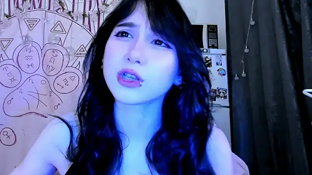 Snapshot of Holy420lolii chatting on 28, 7, 2026 Holy420lolii online show from 28, 7, 2026