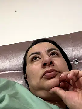 Abril Luv online show from 27, 10, 2025