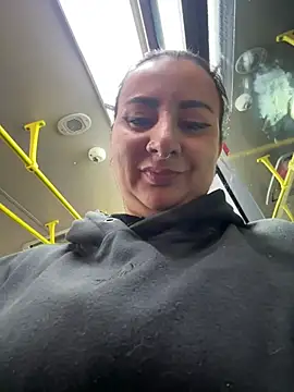 Snapshot of Abril_Luv chatting on 8, 5, 2026 Abril Luv online show from 8, 5, 2026