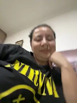 Snapshot of Abril_Luv chatting on 25, 5, 2026 Abril Luv online show from 25, 5, 2026