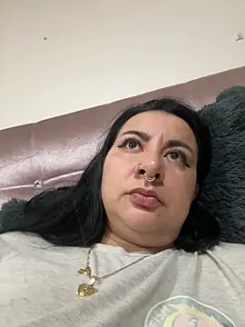 Snapshot of Abril_Luv chatting on 1, 6, 2026 Abril Luv online show from 1, 6, 2026