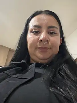 Abril Luv online show from 4, 7, 2026