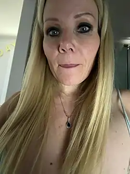 Snapshot of Sexual_Lovable_Doll chatting on 4, 8, 2026 Sexual Lovable Doll online show from 4, 8, 2026