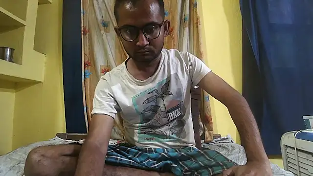 Snapshot of Cute_boy2000 chatting on 8, 12, 2024 Cute boy2000 online show from 8, 12, 2024