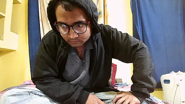 Snapshot of Cute_boy2000 chatting on 31, 12, 2024 Cute boy2000 online show from 31, 12, 2024