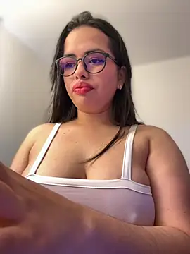 Snapshot of andra_rose chatting on 14, 9, 2025 andra rose online show from 14, 9, 2025