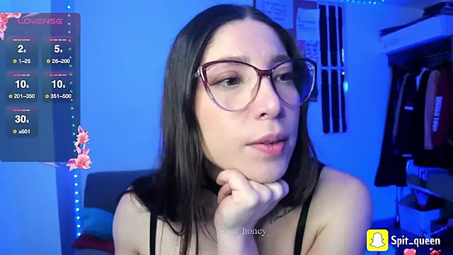 Snapshot of Spit_queen chatting on 19, 5, 2026 Spit queen online show from 19, 5, 2026
