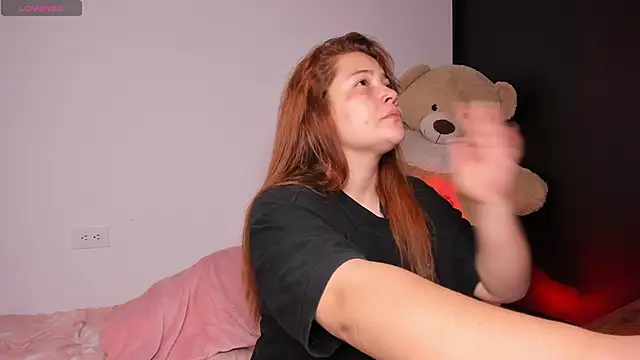 EmilyBarragan online show from 9, 10, 2025