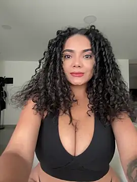 Snapshot of Mariecurl chatting on 7, 4, 2026 Mariecurl online show from 7, 4, 2026