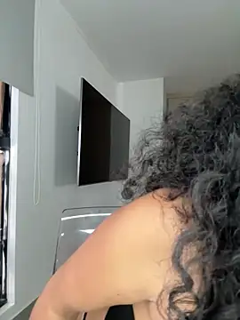 Snapshot of Mariecurl chatting on 15, 4, 2026 Mariecurl online show from 15, 4, 2026