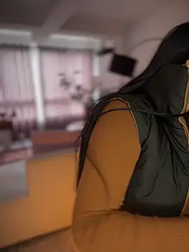 Insane Issa online show from 6, 12, 2024