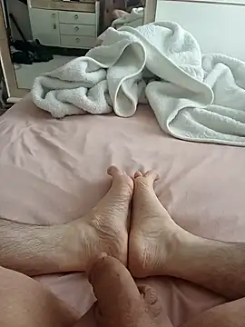 Hardapple01 online show from 2, 2, 2025