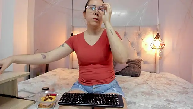 Snapshot of SakuraLee_ chatting on 23, 9, 2025 SakuraLee online show from 23, 9, 2025