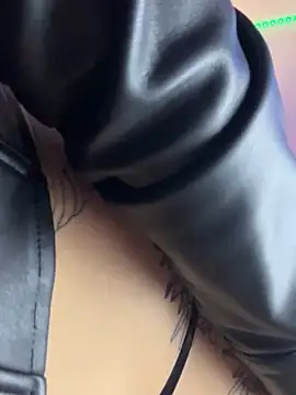 Snapshot of KittyKatyDream chatting on 20, 2, 2025 KittyKatyDream online show from 20, 2, 2025