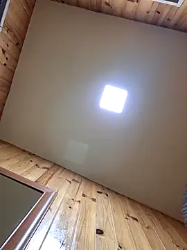 juuuaniii online show from 2, 4, 2026