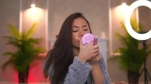 Abbela White online show from 2, 2, 2026