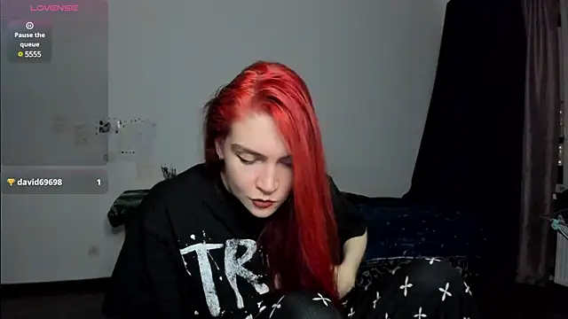 Snapshot of KitsuneRem chatting on 10, 1, 2025 KitsuneRem online show from 10, 1, 2025