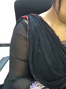 Snapshot of Rose_Olivia chatting on 12, 2, 2026 Rose Olivia online show from 12, 2, 2026