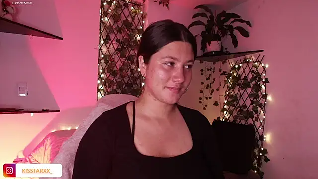 Snapshot of kisstarxxx chatting on 2, 7, 2026 kisstarxxx online show from 2, 7, 2026