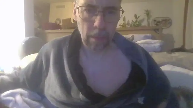 ptitcanard60600 online show from 8, 1, 2026