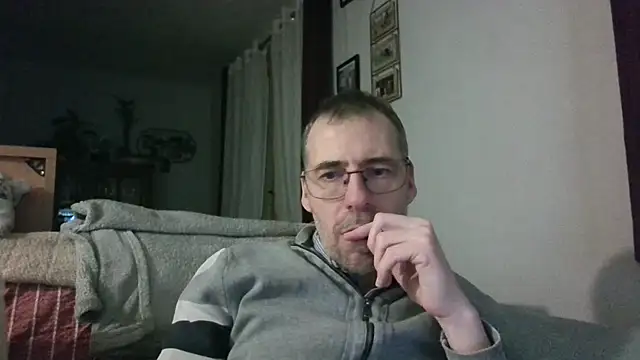 ptitcanard60600 online show from 12, 3, 2026