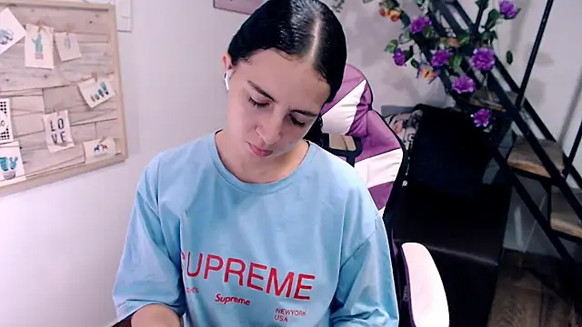 samantha baby  online show from 10, 4, 2026