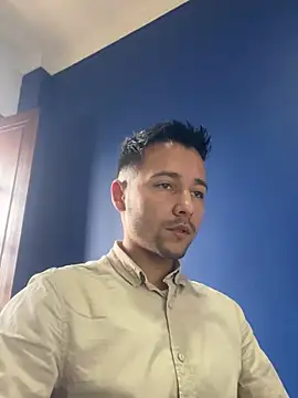 Snapshot of camilo_gonzalez02 chatting on 4, 1, 2025 camilo gonzalez02 online show from 4, 1, 2025