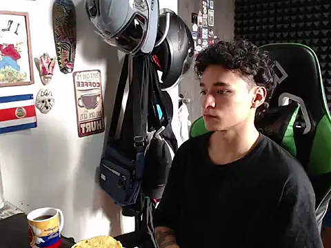 Snapshot of Curly_Angel24 chatting on 3, 6, 2026 Curly Angel24 online show from 3, 6, 2026