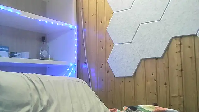 Snapshot of ItalianVinDiesel chatting on 7, 1, 2025 ItalianVinDiesel online show from 7, 1, 2025