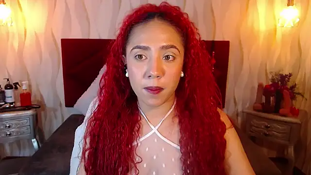 Snapshot of IsabelaLatina chatting on 5, 6, 2026 IsabelaLatina online show from 5, 6, 2026