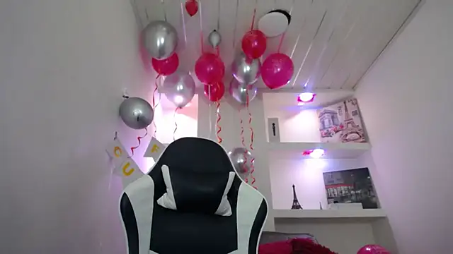 Charis 21 online show from 13, 11, 2025