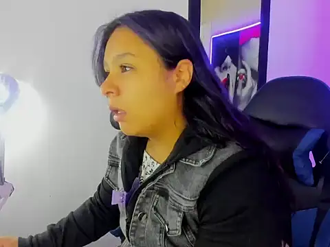 Snapshot of Charis_21 chatting on 5, 2, 2026 Charis 21 online show from 5, 2, 2026