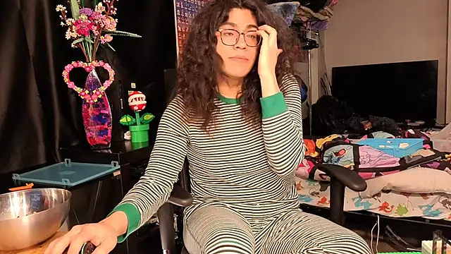 ShinyCherub online show from 6, 3, 2025