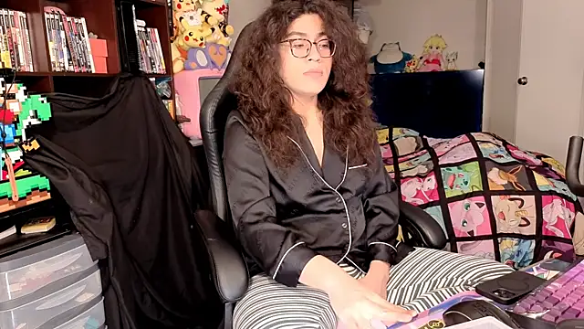 Snapshot of ShinyCherub chatting on 5, 3, 2026 ShinyCherub online show from 5, 3, 2026