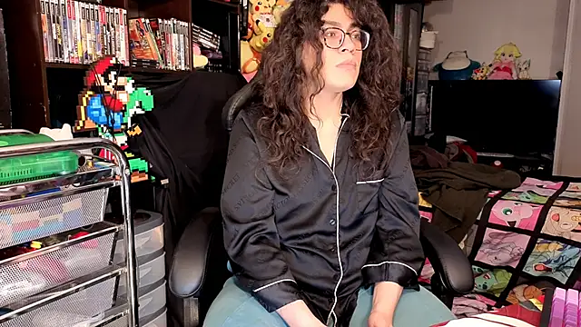 Snapshot of ShinyCherub chatting on 18, 4, 2026 ShinyCherub online show from 18, 4, 2026