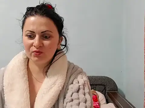 Lillian2 online show from 5, 1, 2025